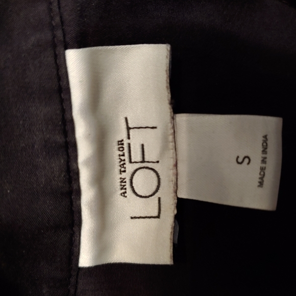 ⭐❤SOLD❤Buy 3 get 1 Free LOFT ruffle Blouse - Picture 4 of 5